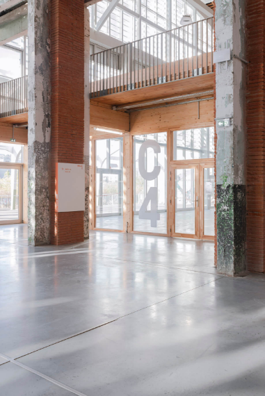 Vue de façade de la Halle Latecoere