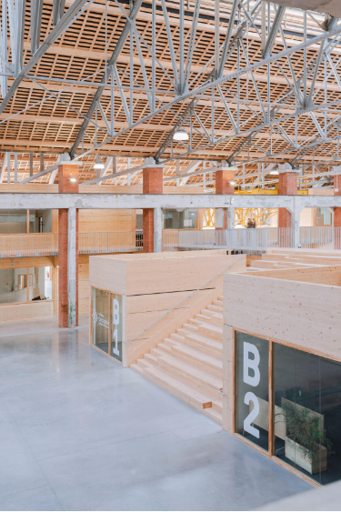 Autre vue de la façade Latecoere